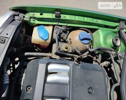 Зеленый Фольксваген Гольф, объемом двигателя 1.8 л и пробегом 350 тыс. км за 3800 $, фото 7 на Automoto.ua