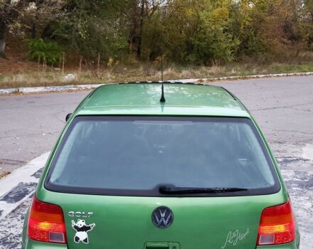 Зеленый Фольксваген Гольф, объемом двигателя 1.4 л и пробегом 200 тыс. км за 2850 $, фото 2 на Automoto.ua