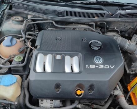 Зеленый Фольксваген Гольф, объемом двигателя 1.8 л и пробегом 230 тыс. км за 3800 $, фото 2 на Automoto.ua