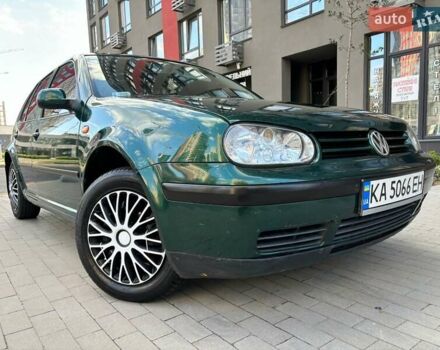 Зеленый Фольксваген Гольф, объемом двигателя 1.6 л и пробегом 226 тыс. км за 3600 $, фото 5 на Automoto.ua