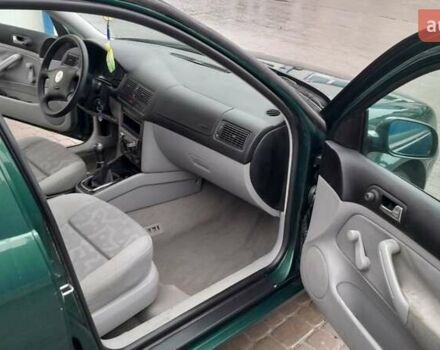 Зеленый Фольксваген Гольф, объемом двигателя 1.39 л и пробегом 170 тыс. км за 2999 $, фото 18 на Automoto.ua