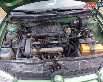 Зеленый Фольксваген Гольф, объемом двигателя 1.4 л и пробегом 309 тыс. км за 4200 $, фото 11 на Automoto.ua