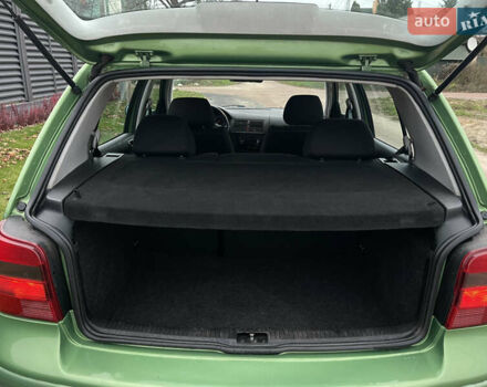 Зеленый Фольксваген Гольф, объемом двигателя 1.6 л и пробегом 210 тыс. км за 4200 $, фото 8 на Automoto.ua