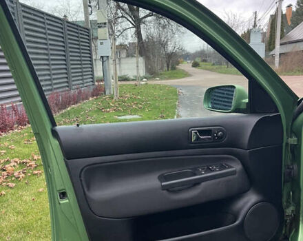 Зеленый Фольксваген Гольф, объемом двигателя 1.6 л и пробегом 210 тыс. км за 4200 $, фото 11 на Automoto.ua