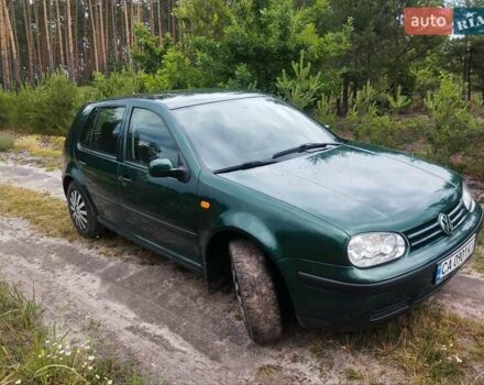 Зеленый Фольксваген Гольф, объемом двигателя 1.4 л и пробегом 326 тыс. км за 3800 $, фото 1 на Automoto.ua