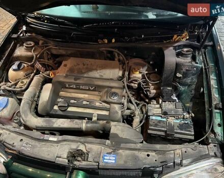 Зеленый Фольксваген Гольф, объемом двигателя 1.39 л и пробегом 186 тыс. км за 3250 $, фото 12 на Automoto.ua