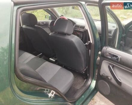 Зеленый Фольксваген Гольф, объемом двигателя 1.4 л и пробегом 326 тыс. км за 3800 $, фото 14 на Automoto.ua