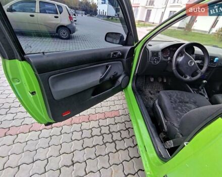 Зелений Фольксваген Гольф, об'ємом двигуна 1.39 л та пробігом 293 тис. км за 2999 $, фото 8 на Automoto.ua