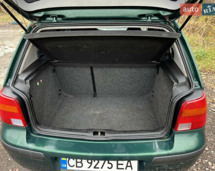 Зеленый Фольксваген Гольф, объемом двигателя 1.6 л и пробегом 292 тыс. км за 3900 $, фото 4 на Automoto.ua