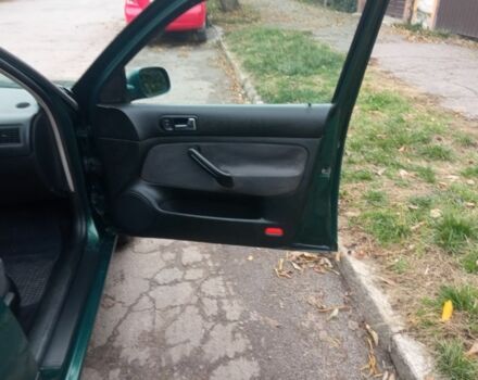 Зелений Фольксваген Гольф, об'ємом двигуна 1.6 л та пробігом 400 тис. км за 3450 $, фото 6 на Automoto.ua