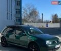 Зеленый Фольксваген Гольф, объемом двигателя 1.6 л и пробегом 300 тыс. км за 3400 $, фото 1 на Automoto.ua