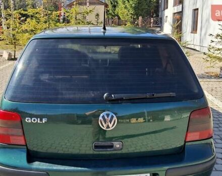 Зеленый Фольксваген Гольф, объемом двигателя 1.39 л и пробегом 227 тыс. км за 3500 $, фото 3 на Automoto.ua