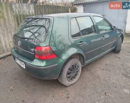 Зеленый Фольксваген Гольф, объемом двигателя 1.39 л и пробегом 276 тыс. км за 3150 $, фото 3 на Automoto.ua