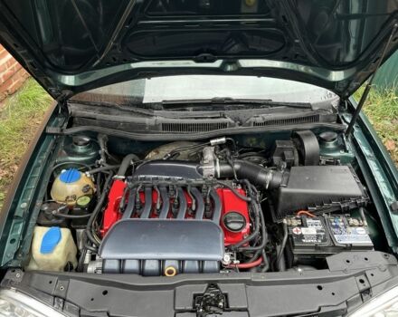 Зеленый Фольксваген Гольф, объемом двигателя 1.8 л и пробегом 257 тыс. км за 3924 $, фото 9 на Automoto.ua