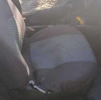 Зеленый Фольксваген Гольф, объемом двигателя 1.6 л и пробегом 400 тыс. км за 3200 $, фото 4 на Automoto.ua