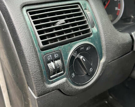 Зеленый Фольксваген Гольф, объемом двигателя 1.6 л и пробегом 292 тыс. км за 3900 $, фото 9 на Automoto.ua