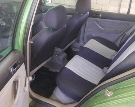 Зеленый Фольксваген Гольф, объемом двигателя 1.6 л и пробегом 268 тыс. км за 2874 $, фото 1 на Automoto.ua