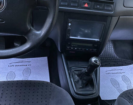 Зелений Фольксваген Гольф, об'ємом двигуна 1.6 л та пробігом 332 тис. км за 3999 $, фото 10 на Automoto.ua