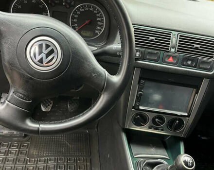 Зеленый Фольксваген Гольф, объемом двигателя 1.6 л и пробегом 292 тыс. км за 3900 $, фото 10 на Automoto.ua