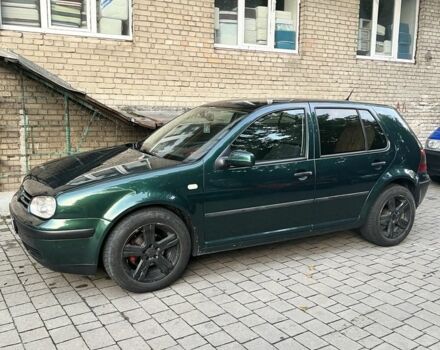 Зеленый Фольксваген Гольф, объемом двигателя 1.4 л и пробегом 300 тыс. км за 3100 $, фото 2 на Automoto.ua