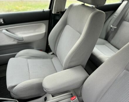 Зеленый Фольксваген Гольф, объемом двигателя 1.4 л и пробегом 217 тыс. км за 3200 $, фото 9 на Automoto.ua