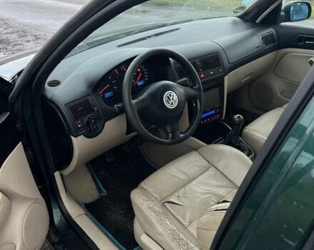 Зеленый Фольксваген Гольф, объемом двигателя 1.8 л и пробегом 257 тыс. км за 3924 $, фото 4 на Automoto.ua