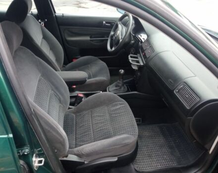 Зелений Фольксваген Гольф, об'ємом двигуна 1.6 л та пробігом 400 тис. км за 3450 $, фото 4 на Automoto.ua