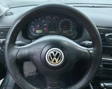 Зеленый Фольксваген Гольф, объемом двигателя 1.6 л и пробегом 345 тыс. км за 2200 $, фото 6 на Automoto.ua