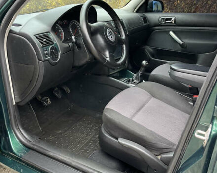 Зеленый Фольксваген Гольф, объемом двигателя 1.6 л и пробегом 292 тыс. км за 3900 $, фото 8 на Automoto.ua