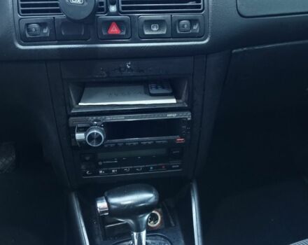 Зеленый Фольксваген Гольф, объемом двигателя 1.6 л и пробегом 345 тыс. км за 2200 $, фото 5 на Automoto.ua