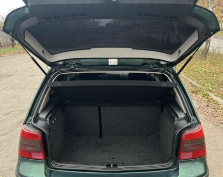 Зелений Фольксваген Гольф, об'ємом двигуна 1.6 л та пробігом 302 тис. км за 3800 $, фото 6 на Automoto.ua