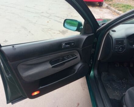 Зелений Фольксваген Гольф, об'ємом двигуна 1.6 л та пробігом 400 тис. км за 3450 $, фото 5 на Automoto.ua