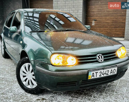 Зеленый Фольксваген Гольф, объемом двигателя 1.39 л и пробегом 300 тыс. км за 2950 $, фото 4 на Automoto.ua