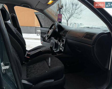 Зеленый Фольксваген Гольф, объемом двигателя 1.39 л и пробегом 300 тыс. км за 2950 $, фото 24 на Automoto.ua