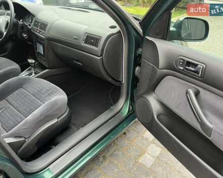 Зеленый Фольксваген Гольф, объемом двигателя 1.6 л и пробегом 221 тыс. км за 5200 $, фото 27 на Automoto.ua