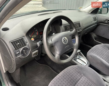 Зеленый Фольксваген Гольф, объемом двигателя 1.6 л и пробегом 221 тыс. км за 5200 $, фото 23 на Automoto.ua