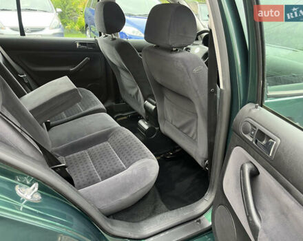 Зеленый Фольксваген Гольф, объемом двигателя 1.6 л и пробегом 221 тыс. км за 5200 $, фото 26 на Automoto.ua