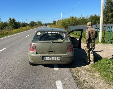Зеленый Фольксваген Гольф, объемом двигателя 1.9 л и пробегом 370 тыс. км за 2396 $, фото 4 на Automoto.ua