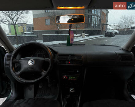 Зеленый Фольксваген Гольф, объемом двигателя 1.39 л и пробегом 300 тыс. км за 2950 $, фото 21 на Automoto.ua