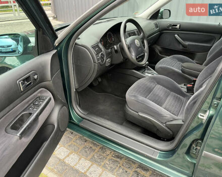 Зеленый Фольксваген Гольф, объемом двигателя 1.6 л и пробегом 221 тыс. км за 5200 $, фото 21 на Automoto.ua