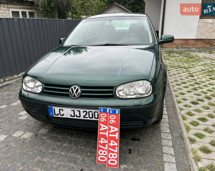 Зеленый Фольксваген Гольф, объемом двигателя 1.6 л и пробегом 221 тыс. км за 5200 $, фото 1 на Automoto.ua