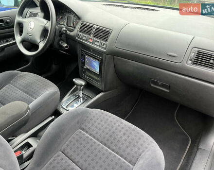 Зеленый Фольксваген Гольф, объемом двигателя 1.6 л и пробегом 221 тыс. км за 5200 $, фото 28 на Automoto.ua