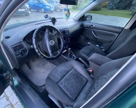 Зеленый Фольксваген Гольф, объемом двигателя 1.4 л и пробегом 288 тыс. км за 3800 $, фото 4 на Automoto.ua