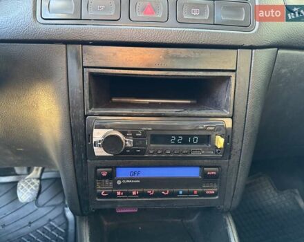 Зеленый Фольксваген Гольф, объемом двигателя 1.6 л и пробегом 250 тыс. км за 4000 $, фото 16 на Automoto.ua