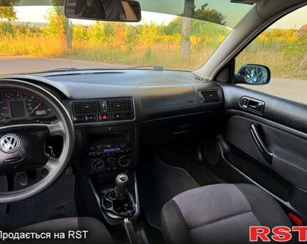 Зеленый Фольксваген Гольф, объемом двигателя 1.4 л и пробегом 228 тыс. км за 4200 $, фото 6 на Automoto.ua