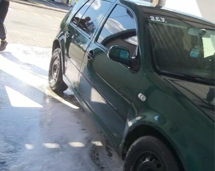 Зелений Фольксваген Гольф, об'ємом двигуна 1.9 л та пробігом 450 тис. км за 523 $, фото 3 на Automoto.ua