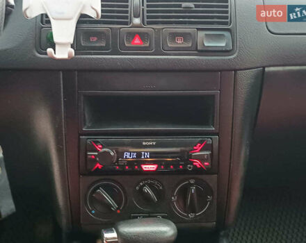 Зеленый Фольксваген Гольф, объемом двигателя 1.6 л и пробегом 170 тыс. км за 4990 $, фото 20 на Automoto.ua