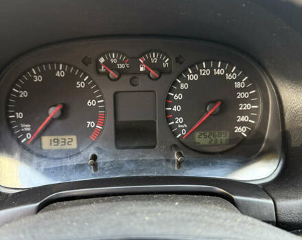 Зелений Фольксваген Гольф, об'ємом двигуна 1.6 л та пробігом 252 тис. км за 3600 $, фото 18 на Automoto.ua