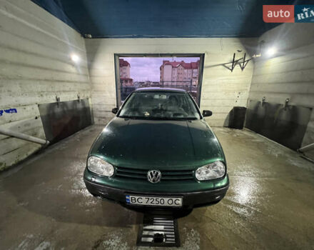 Зеленый Фольксваген Гольф, объемом двигателя 1.39 л и пробегом 210 тыс. км за 2650 $, фото 13 на Automoto.ua