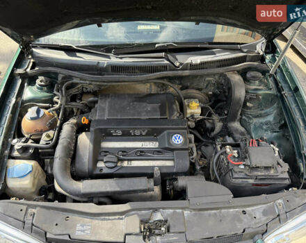 Зелений Фольксваген Гольф, об'ємом двигуна 1.6 л та пробігом 252 тис. км за 3600 $, фото 34 на Automoto.ua